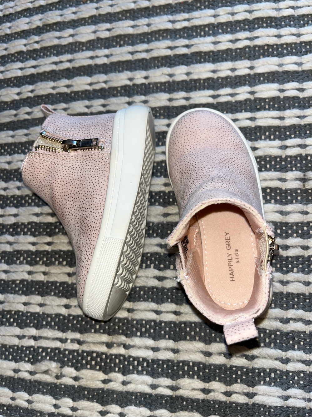 Happyly Grey Kids Pink Zip-Front Sneaker Boots